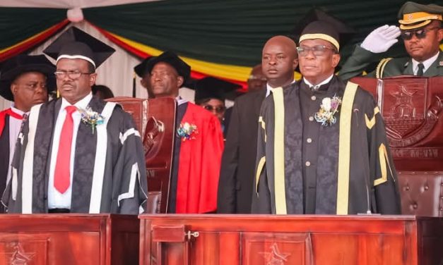 UZ Graduates Toast While Lecturers Strike